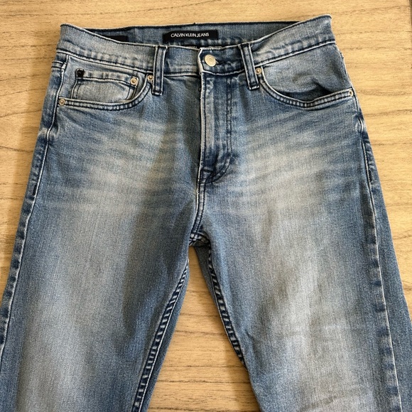 Calvin Klein Jeans Women’s Light Wash Stretch Ultimate Skinny Jean 30x32 - Picture 7 of 8